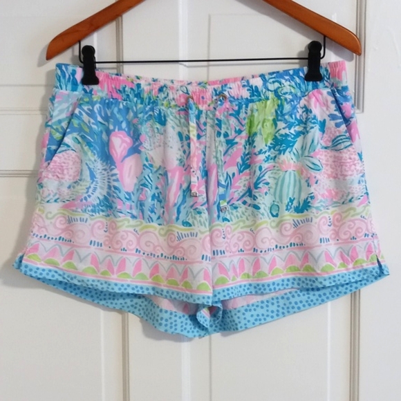 🌊HTF Lilly Pulitzer🌊 - Katia Short - Picture 1 of 15